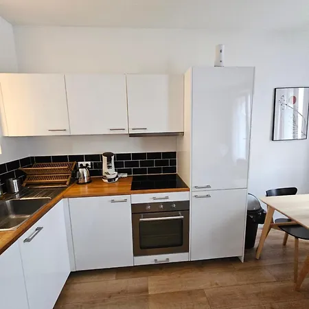 *appartement Moderne/2 Minutes Du Metro* Apartment
