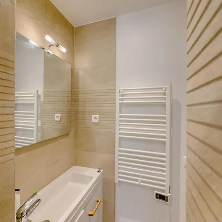 *appartement Moderne/2 Minutes Du Metro* *