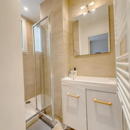 *appartement Moderne/2 Minutes Du Metro*