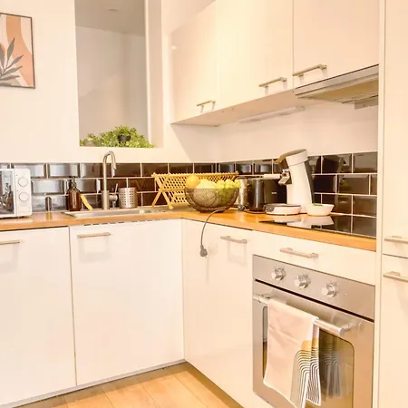 *appartement Moderne/2 Minutes Du Metro* *