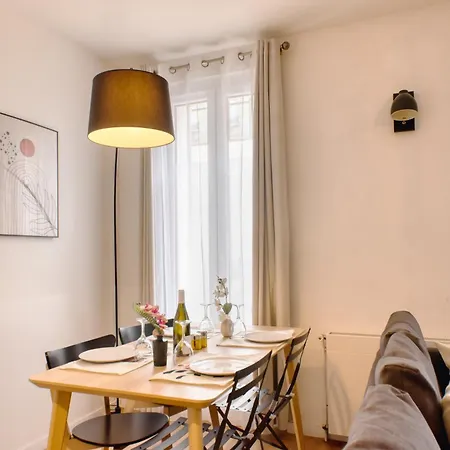 *appartement Moderne/2 Minutes Du Metro* サン・トゥアン